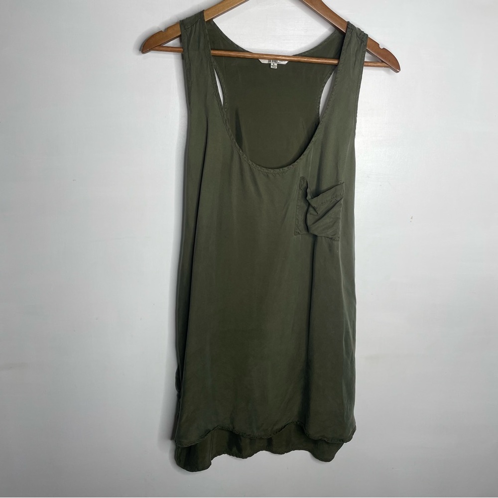 🍋BB Dakota Army Green racer back tank top slouchy Size Large